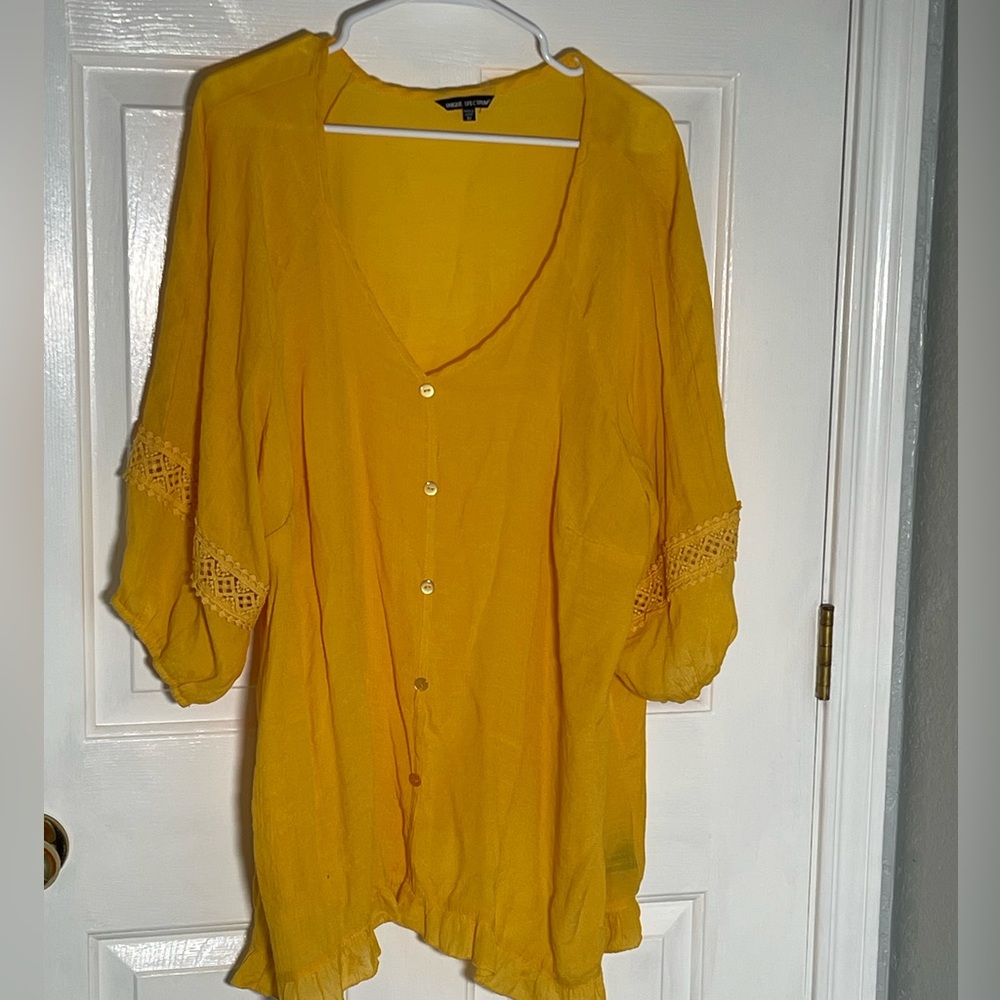 Unique Spectrum 3xl golden yellow blouse- cute sleeve detail- boutique buy